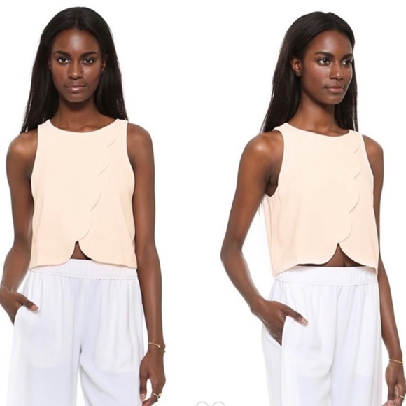 Black cropped, scalloped top - Picture 2 of 6